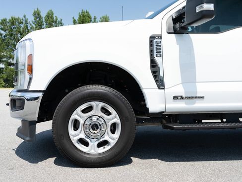 Used 2026 Ford F250 XLT AWD/4WD image 4