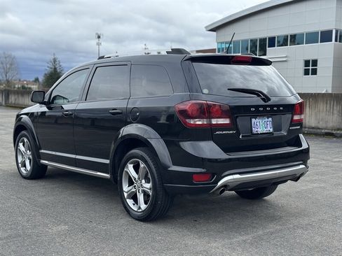 Used 2017 Dodge Journey Crossroad FWD image 3