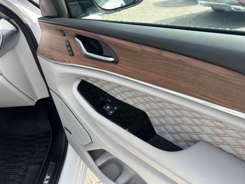 Used 2023 Jeep Grand Cherokee L Summit w/ Luxury Tech Group V image 31