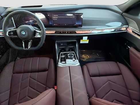 New 2026 BMW i7 xDrive60 w/ M Sport Package RWD image 15