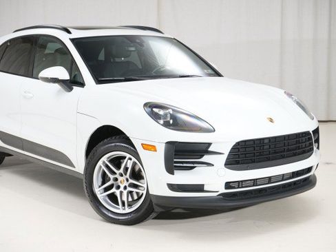 Used 2020 Porsche Macan image 12