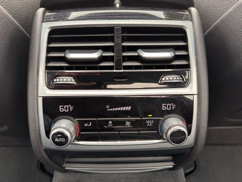 Used 2022 BMW 740i 740i Sedan 4D image 19