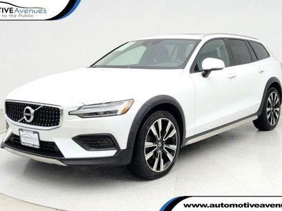 Used 2020 Volvo V60 T5 Cross Country w/ Protection Package Premier