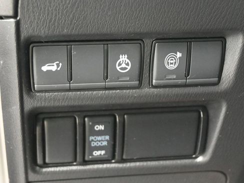 Used 2023 Nissan Armada SL w/ Captain's Chairs Package RWD image 6