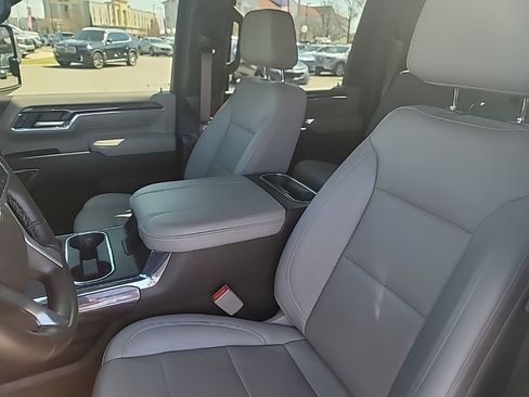 Used 2024 Chevrolet Silverado 2500 LTZ w/ LTZ Convenience Package image 17