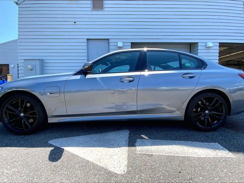 Used 2023 BMW 330e xDrive w/ M Sport Package AWD/4WD image 2