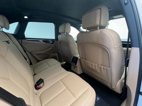 Used 2026 Porsche Macan image 16
