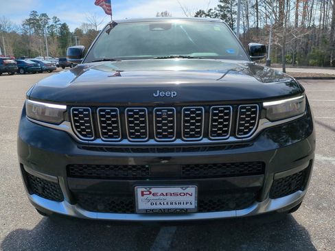 Used 2021 Jeep Grand Cherokee L Summit w/ Luxury Tech Group V AWD/4WD image 9