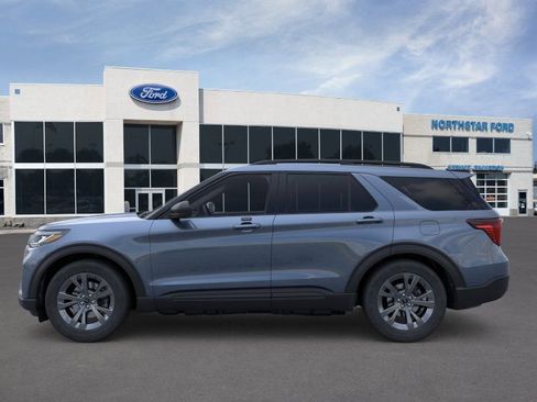 Used 2026 Ford Explorer Active w/ Active Comfort Package AWD/4WD image 3