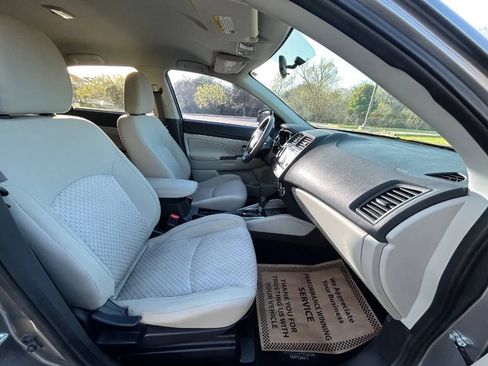 Used 2018 Mitsubishi Outlander Sport ES FWD image 16