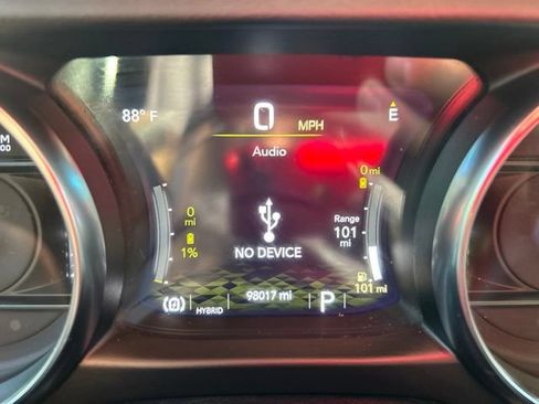 Used 2022 Jeep Wrangler Unlimited Sahara AWD/4WD image 10