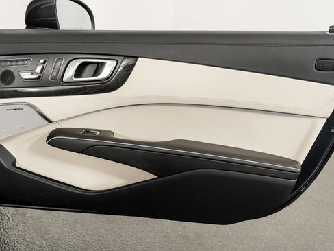 Used 2016 Mercedes-Benz SL 550 SL 550 image 43