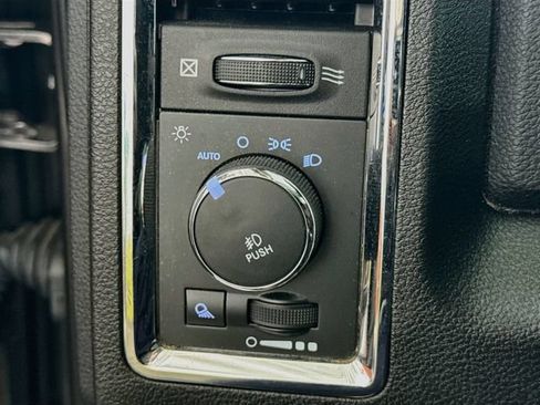 Used 2015 RAM 1500 Laramie w/ Convenience Group AWD/4WD image 11