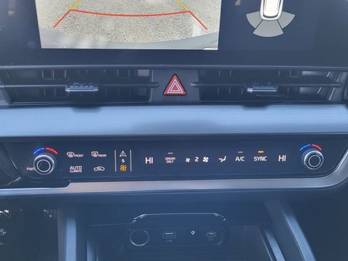 Used 2025 Kia Sportage EX image 29