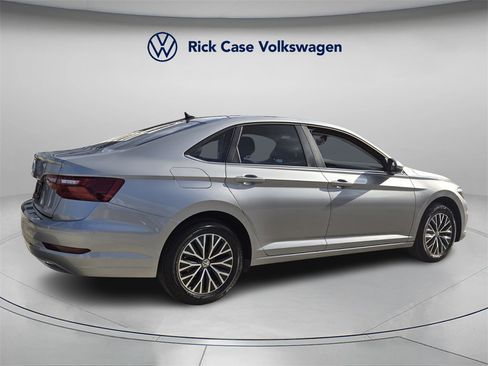 Used 2020 Volkswagen Jetta SE w/ SE Cold Weather Package image 6