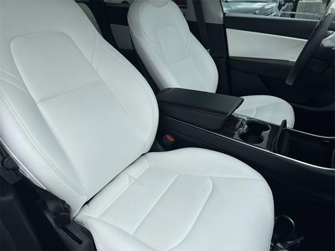 Used 2021 Tesla Model Y Performance image 19