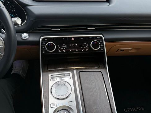 Used 2022 Genesis GV80 2.5T w/ Prestige Package 04 image 18