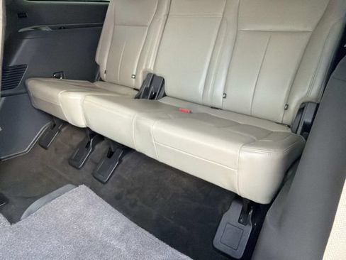 Used 2018 Ford Expedition Max XLT w/ Equipment Group 202A RWD image 17