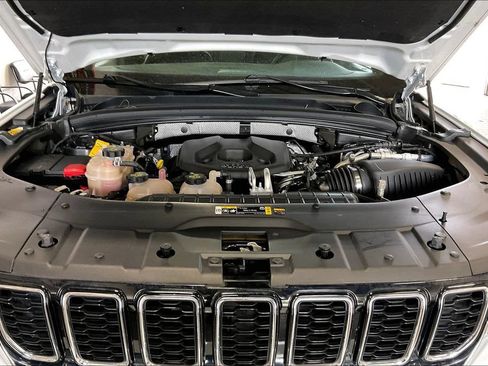 Used 2024 Jeep Grand Cherokee Limited 4xe AWD/4WD image 25