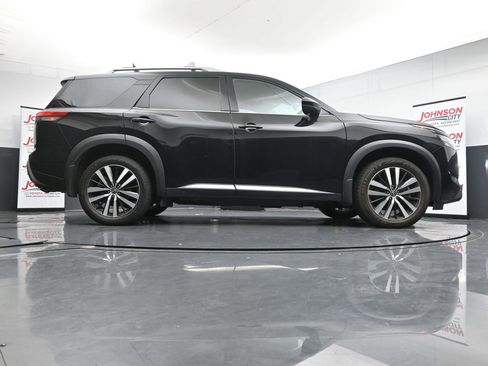 Used 2024 Nissan Pathfinder Platinum w/ Cargo Package image 45