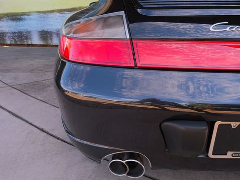 Used 2004 Porsche 911 Carrera 4S AWD/4WD image 29