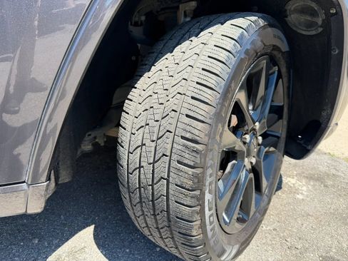 Used 2017 Jeep Grand Cherokee Altitude RWD image 29