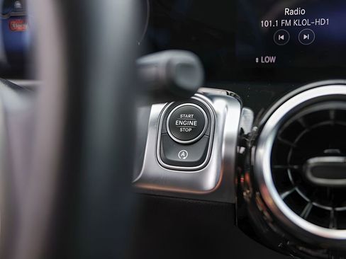 Used 2021 Mercedes-Benz GLB 250 4MATIC image 18