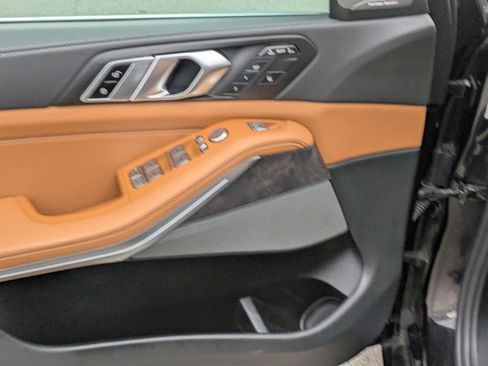 Used 2023 BMW X7 xDrive40i w/ Premium Package image 13