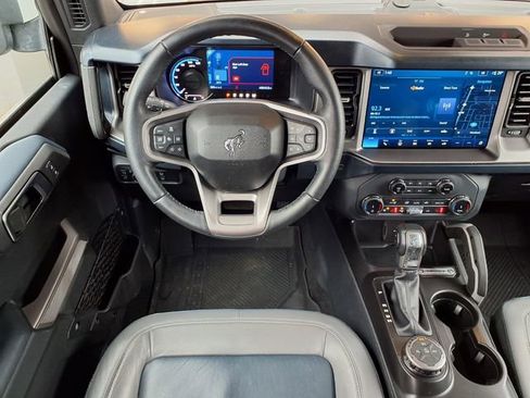 Used 2022 Ford Bronco Outer Banks image 6