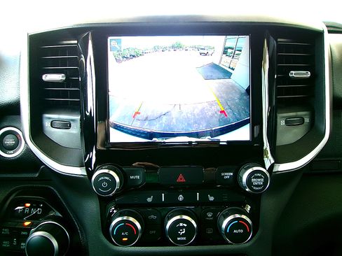 Used 2021 RAM 1500 Big Horn AWD/4WD image 17