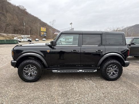 New 2025 Ford Bronco Badlands image 8