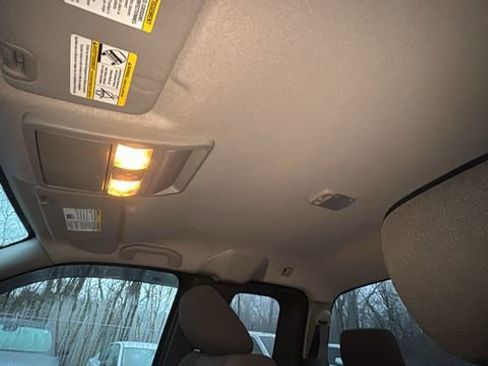 Used 2018 Nissan Frontier S image 8