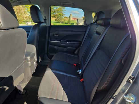 Used 2024 Mitsubishi Outlander Sport SE image 5