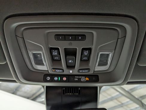 Used 2025 GMC Sierra 2500 SLT AWD/4WD image 27