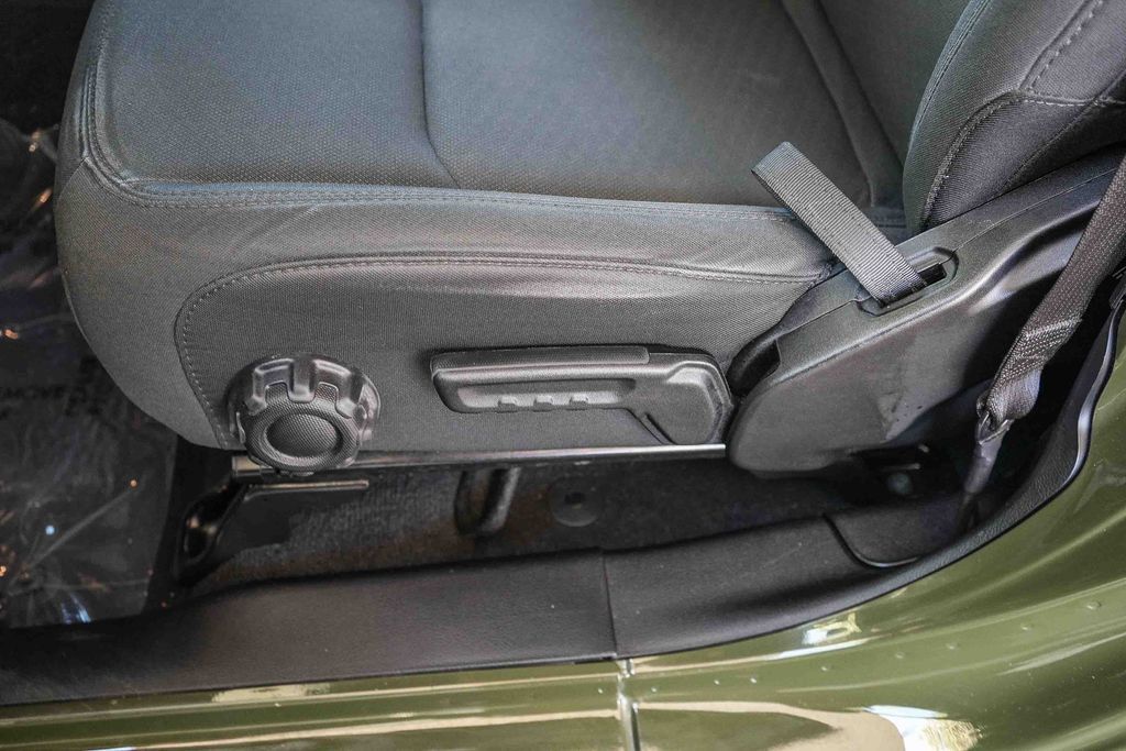 Used 2022 Jeep Wrangler Unlimited Sport AWD/4WD image 20