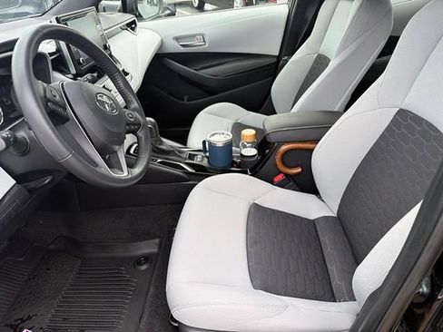 Used 2019 Toyota Corolla SE w/ SE Option Package FWD image 4