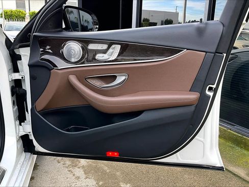 Used 2020 Mercedes-Benz E 350 Sedan image 22