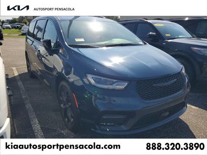 Used 2025 Chrysler Pacifica Limited