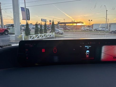 Used 2025 Ford Expedition Tremor image 34