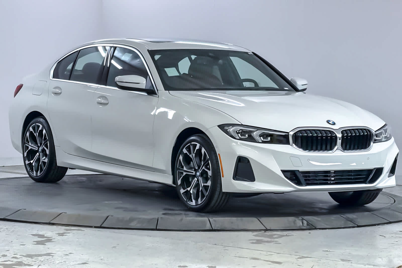 Used 2026 BMW 330i Sedan RWD image 9