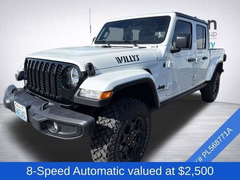 Used 2023 Jeep Gladiator Sport AWD/4WD image 3