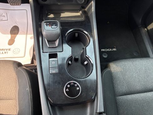 Used 2024 Nissan Rogue SV AWD/4WD image 21