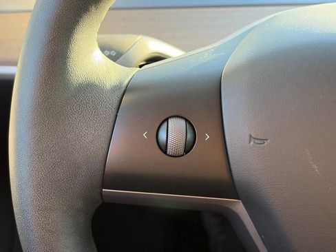 Used 2023 Tesla Model 3 Standard Range image 22