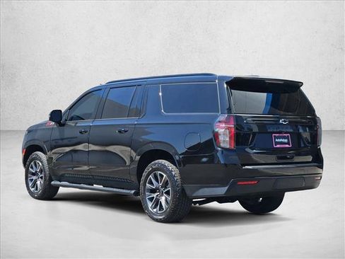 Used 2023 Chevrolet Suburban Z71 w/ Luxury Package AWD/4WD image 6