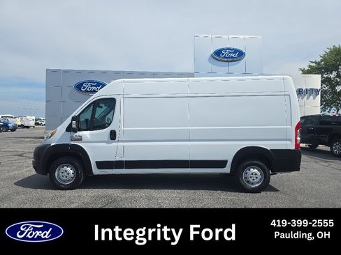 Used 2022 RAM ProMaster 2500 w/ Convenience Group FWD image 1