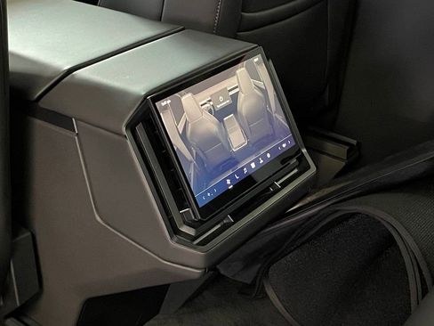 Used 2024 Tesla Cybertruck AWD Crew Cab image 17