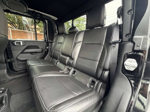 Used 2022 Jeep Gladiator Overland w/ Popular Equipment Package AWD/4WD image 14