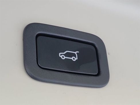 Used 2021 Land Rover Range Rover Westminster Edition image 12