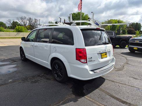 Used 2019 Dodge Grand Caravan SE FWD image 6