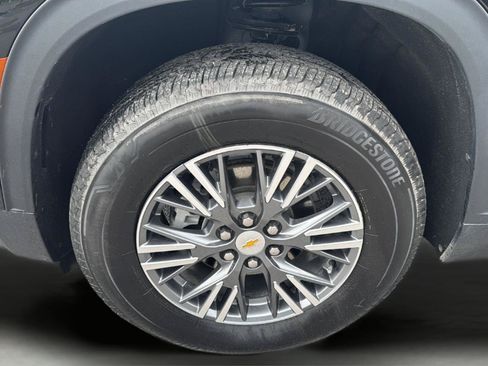 Used 2025 Chevrolet Traverse LT AWD/4WD image 34
